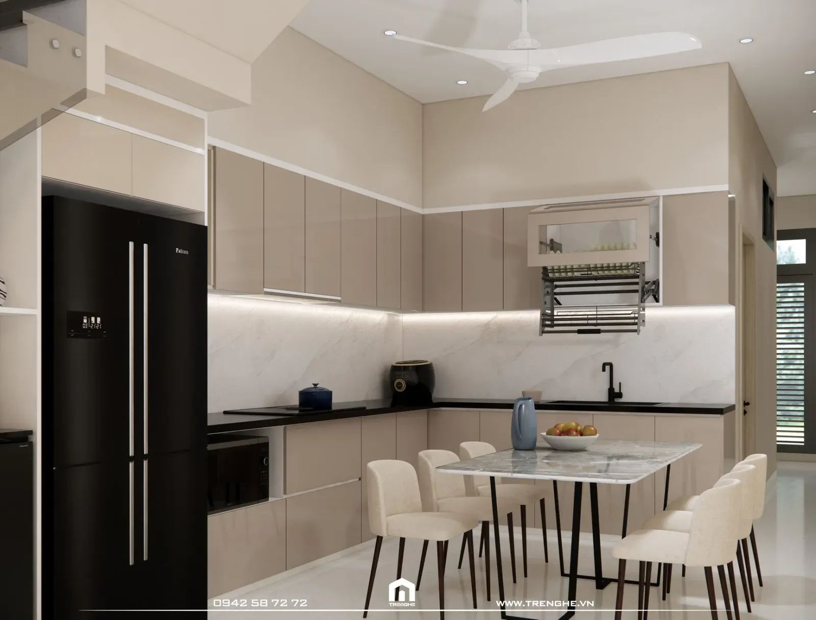 Tre Nghệ phối đá marble trắng vân mây cho mảng tường bếp kết hợp trang thiết bị màu đen tạo tính tương phản cao