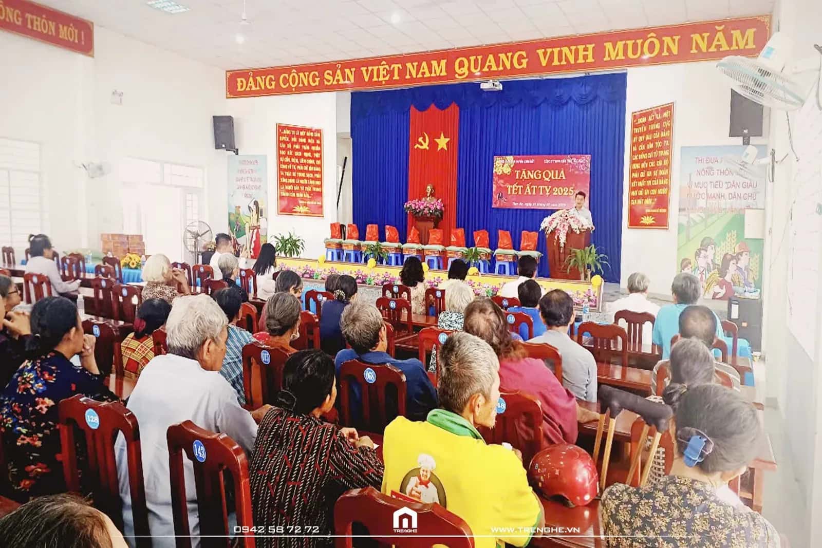 Buổi thiện nguyện diễn ra suôn sẻ nhờ sự hỗ trợ của UBND xã Tâm An