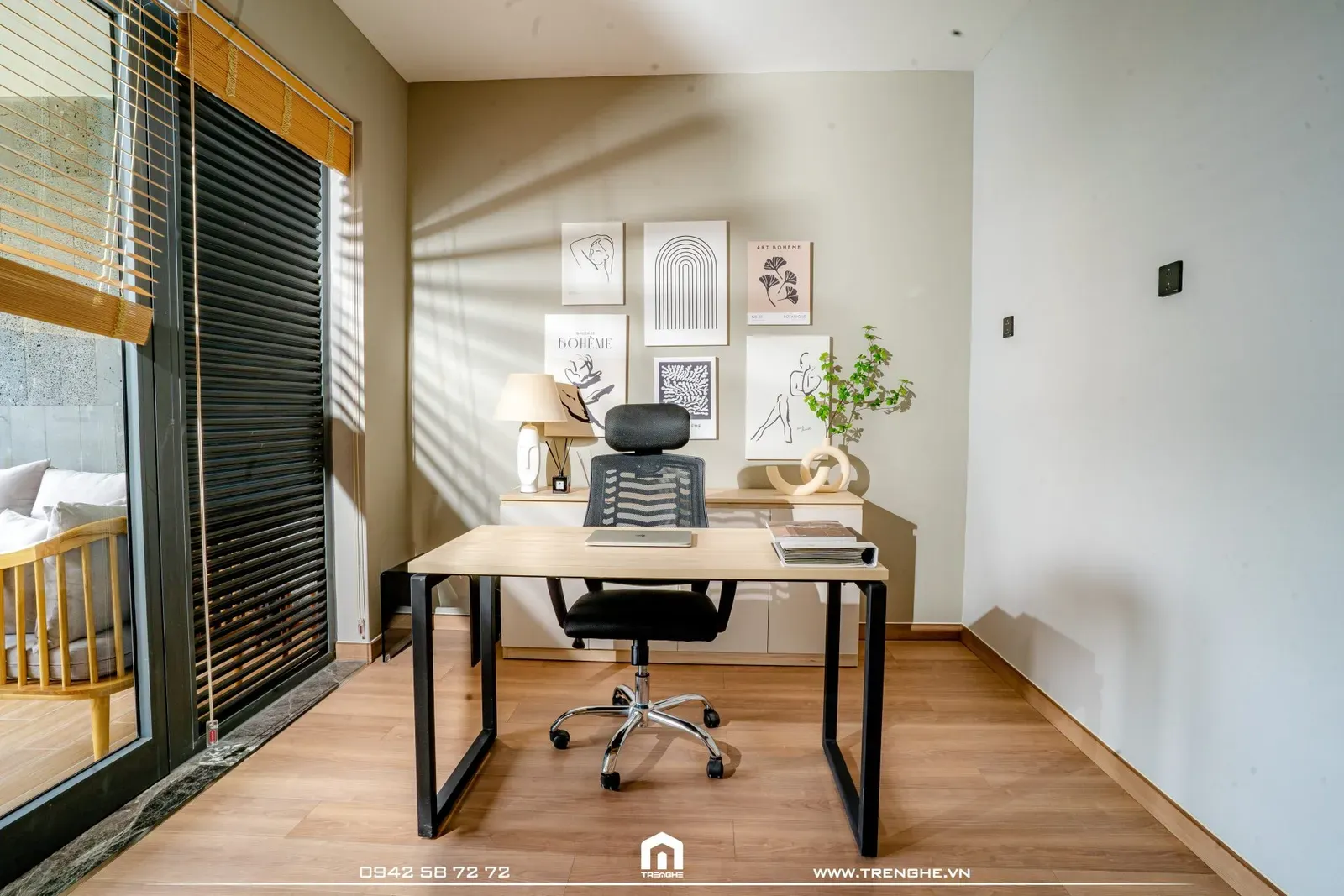 Không gian làm việc tại tầng 3 nhà phố V’ House