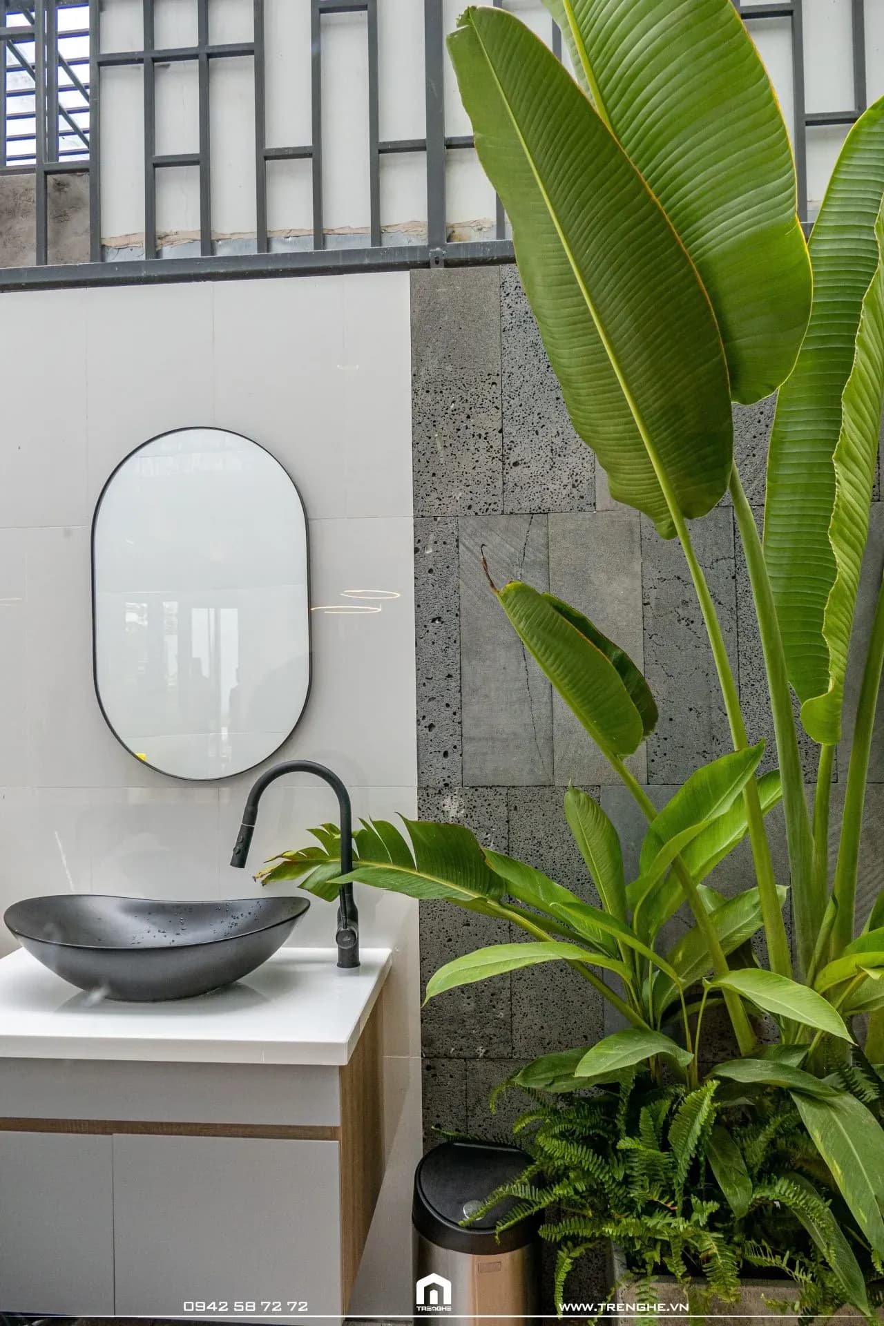 Tre Nghệ tối ưu diện tích mảng xanh bên trong phòng tắm nhà phố V’ House
