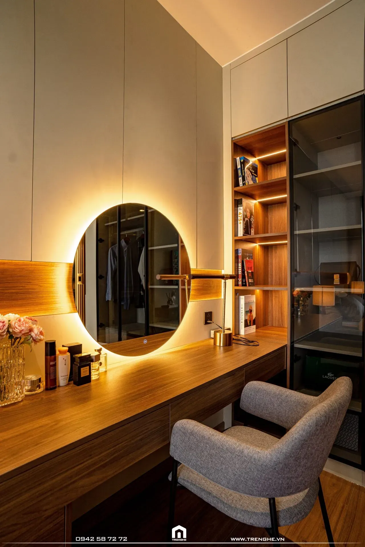 Hệ tủ kệ cao cấp tại V’ House