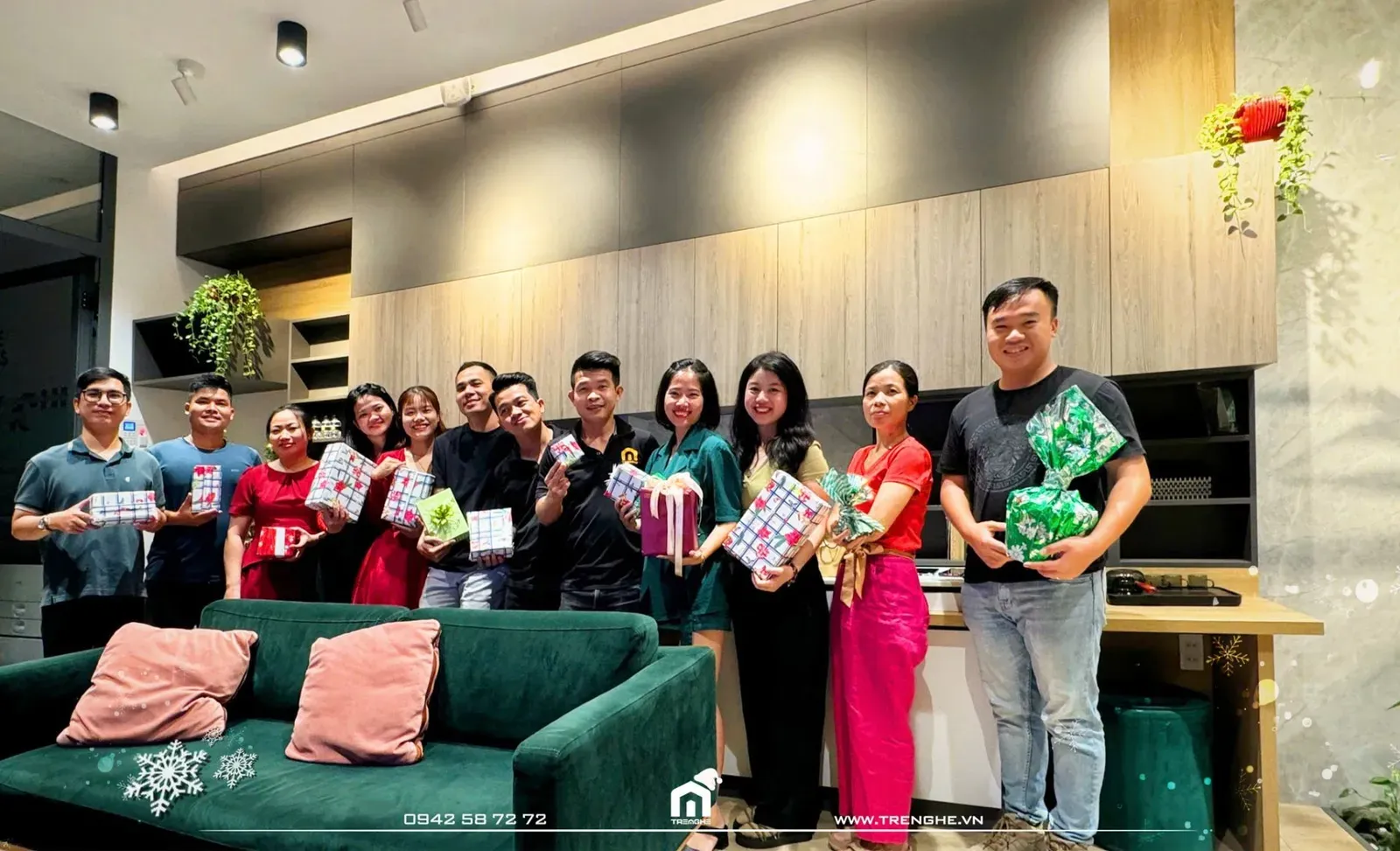 Trao gói quà – Gửi tình yêu tại Tre Nghệ Family