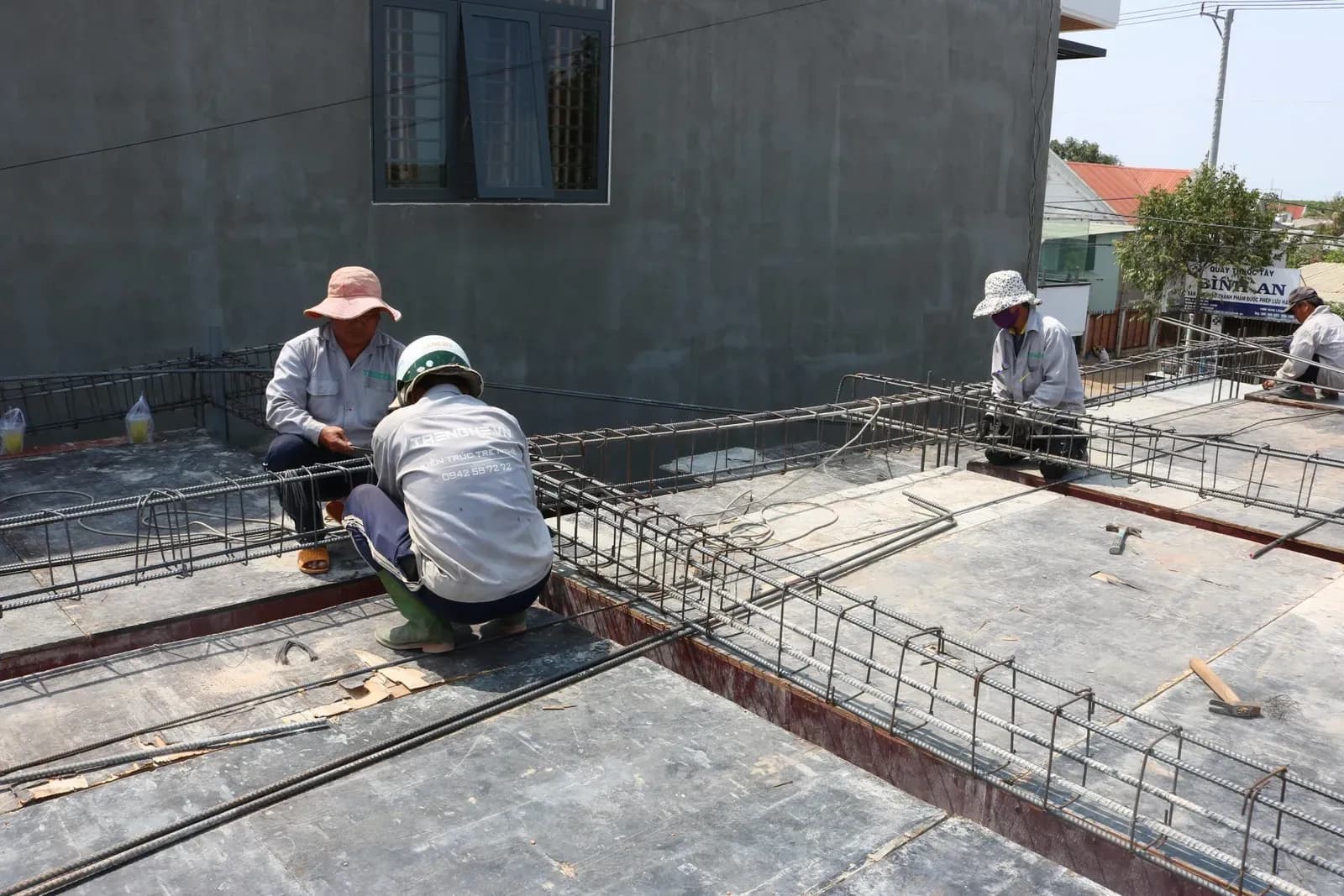 Công ty xây dựng sẽ trực tiếp triển khai các hạng mục khi xây nhà trọn gói