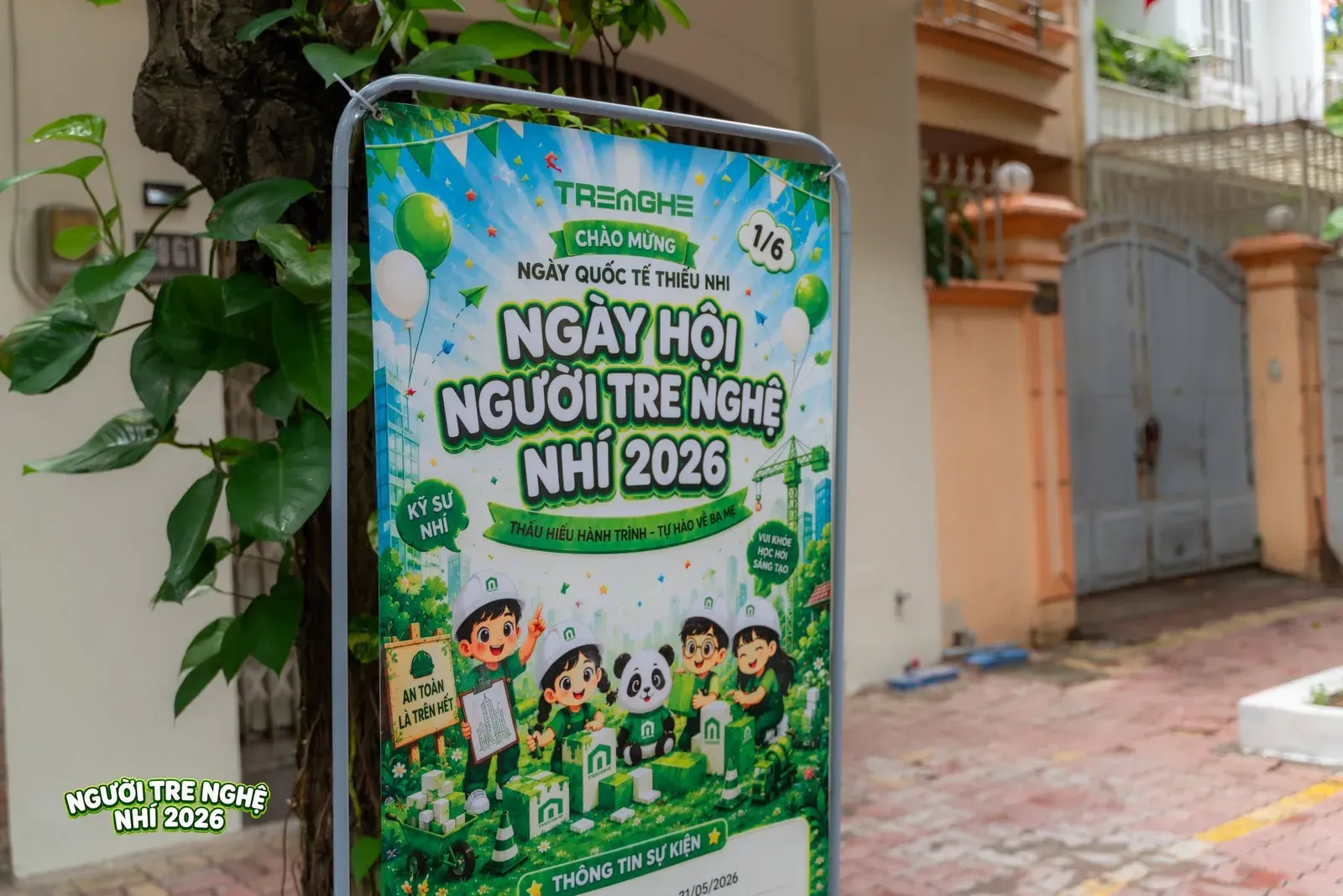 Bảng chào mừng ngày hội "Người Tre Nghệ Nhí 2026" rực rỡ sắc màu được đặt ngay ngắn tại lối vào sự kiện.
