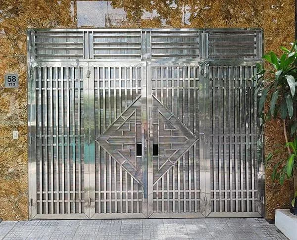 Cổng nhà phố inox an ninh tốt