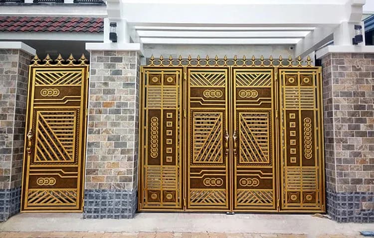 Cổng nhôm đúc cho nhà phố