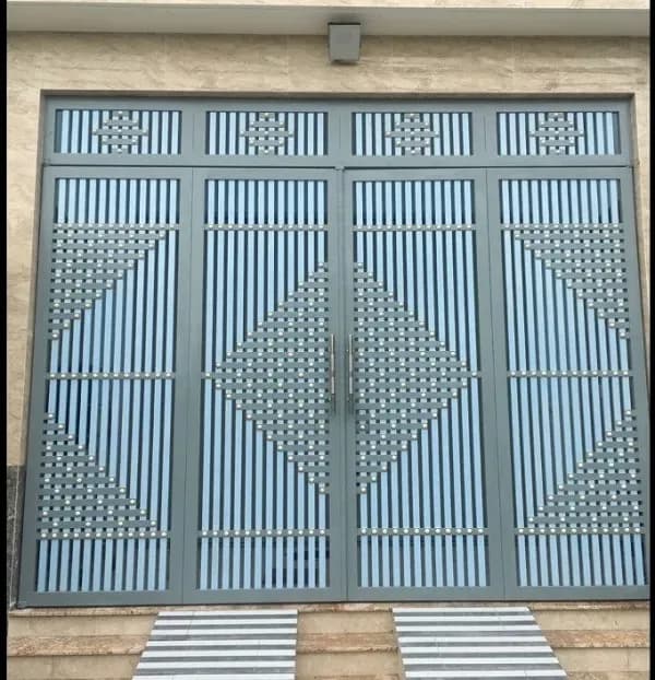 Cửa cắt CNC đơn giản
