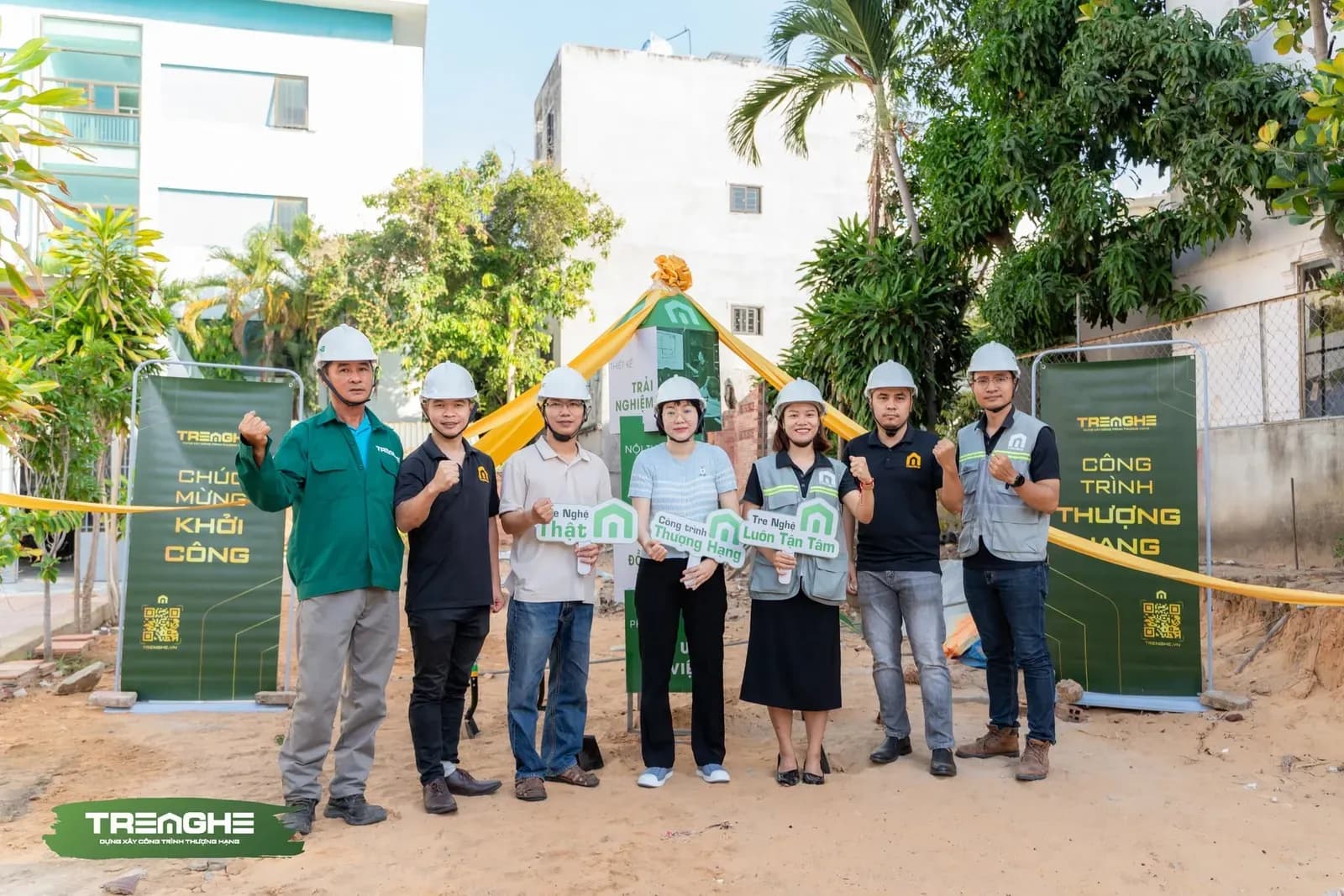 Đội ngũ nhân sự thi công cam kết dốc trọn tâm sức để đảm bảo chất lượng và tiến độ dự án K'House.