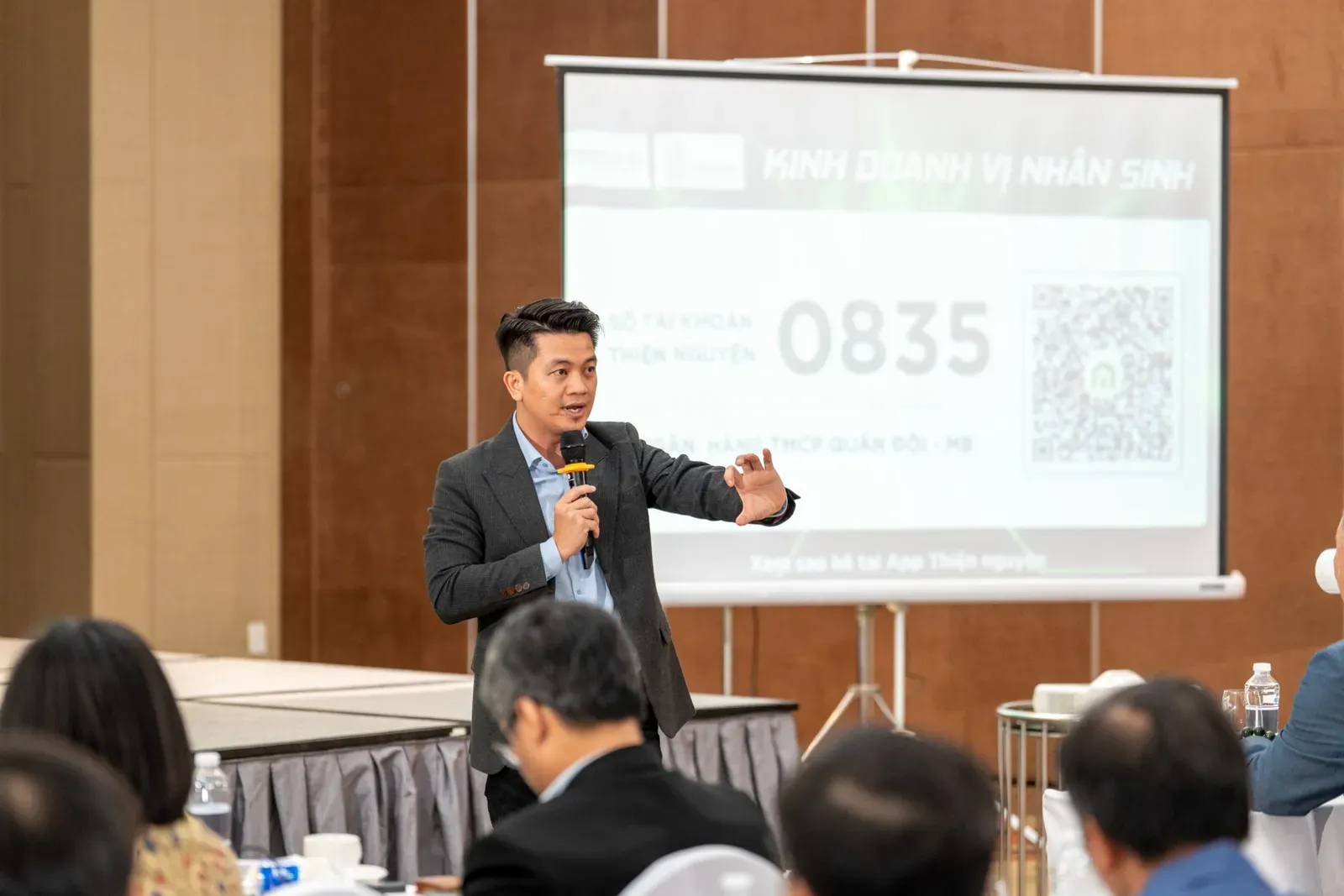 Anh Đặng Văn Đạo chia sẻ những kiến thức và kinh nghiệm mà doanh nghiệp Việt cần làm để phát triển trong thời đại mới