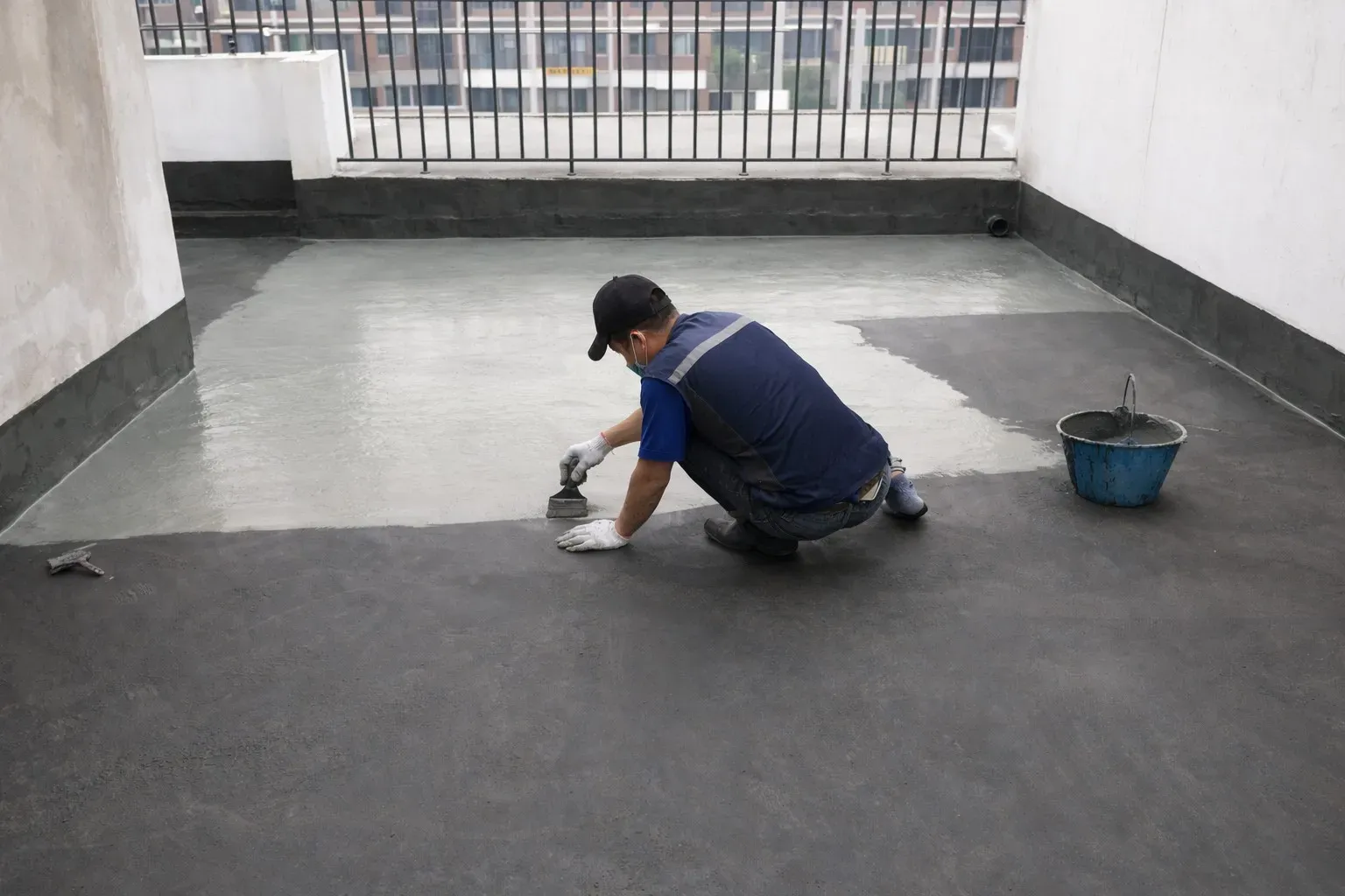 Quy trình thi công keo chống thấm sân thượng đúng kỹ thuật