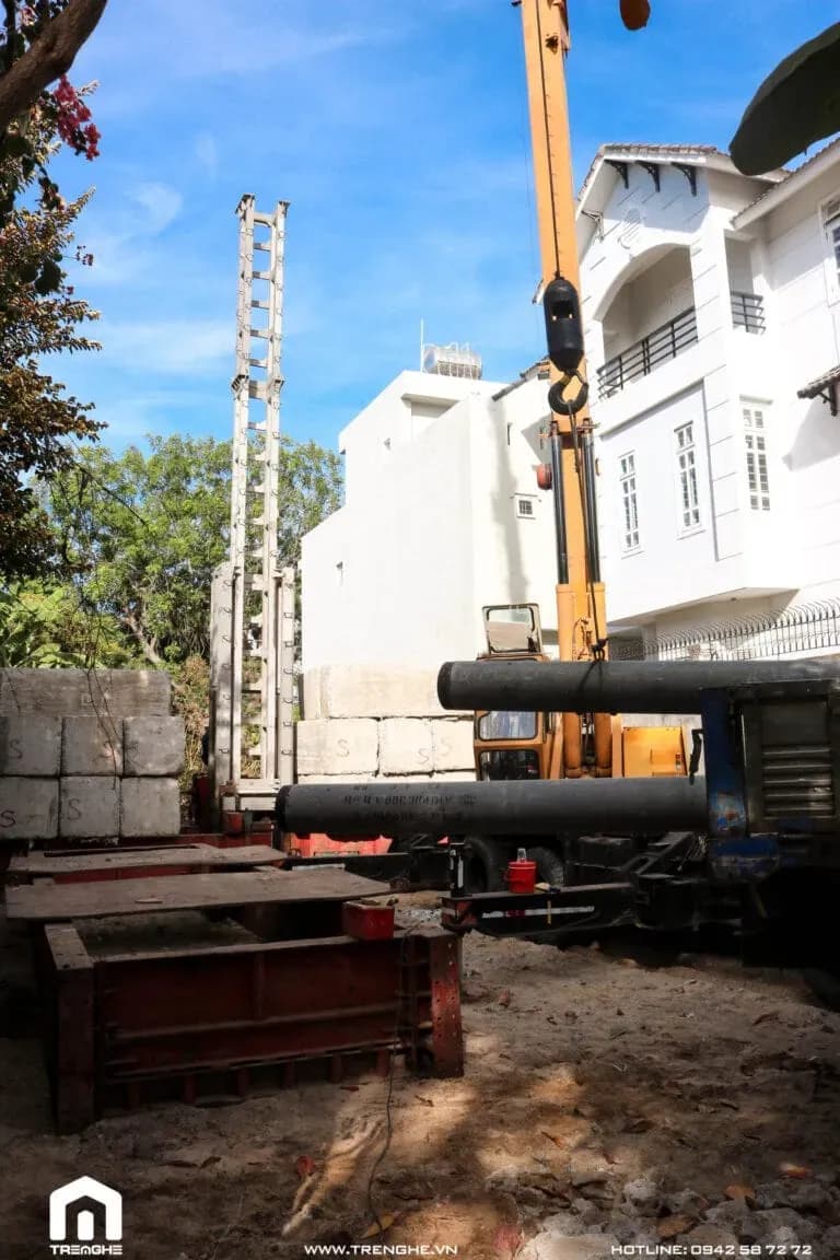 Lắp đặt trụ khi xây phần thô