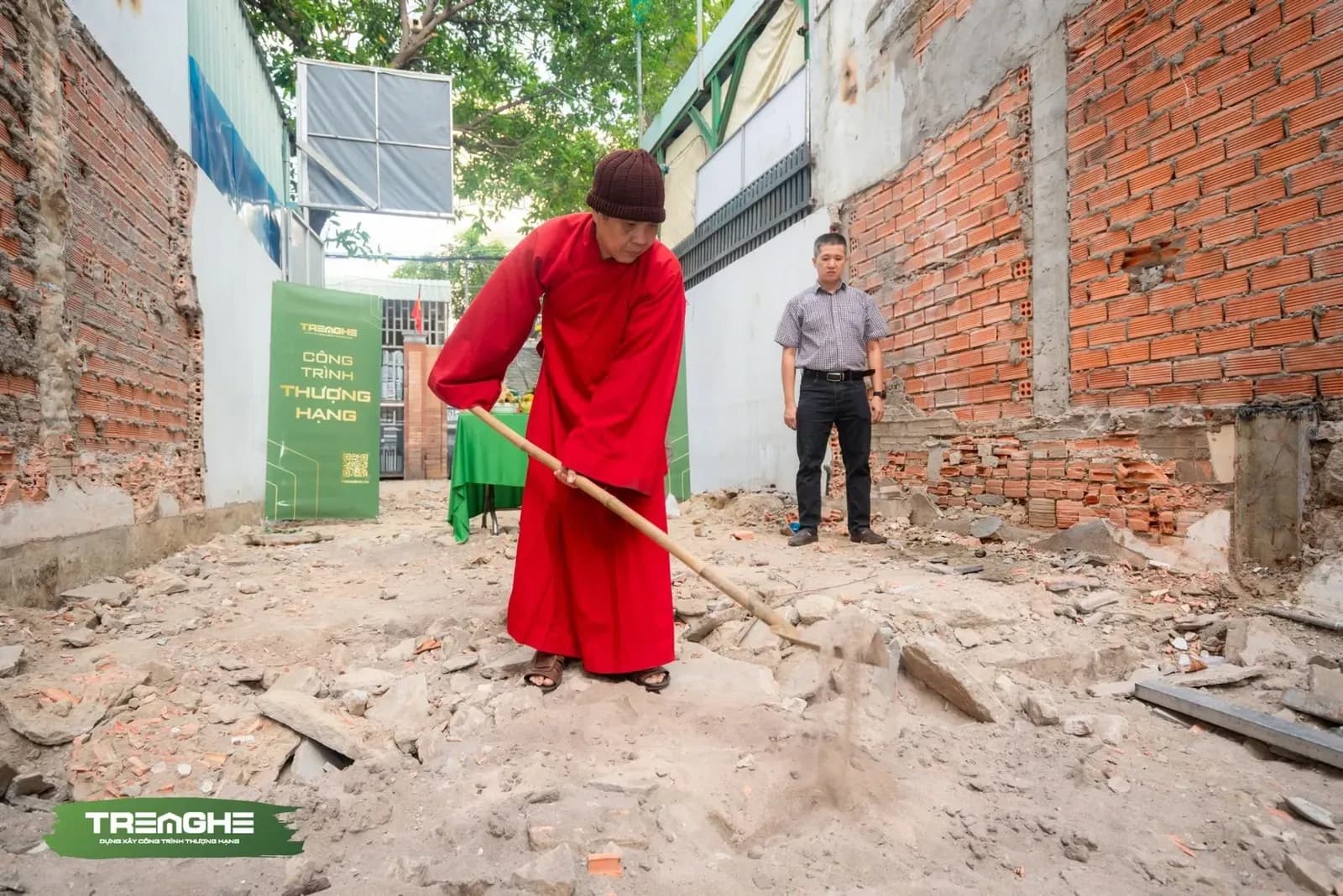 Nghi thức động thổ xúc cát chính thức phát lệnh khởi công xây dựng các hạng mục đầu tiên của dự án.