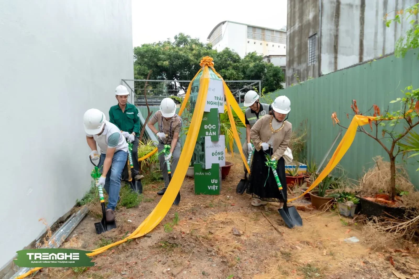 Nghi thức động thổ xúc cát chính thức phát lệnh triển khai các hạng mục xây dựng đầu tiên của dự án K'House.