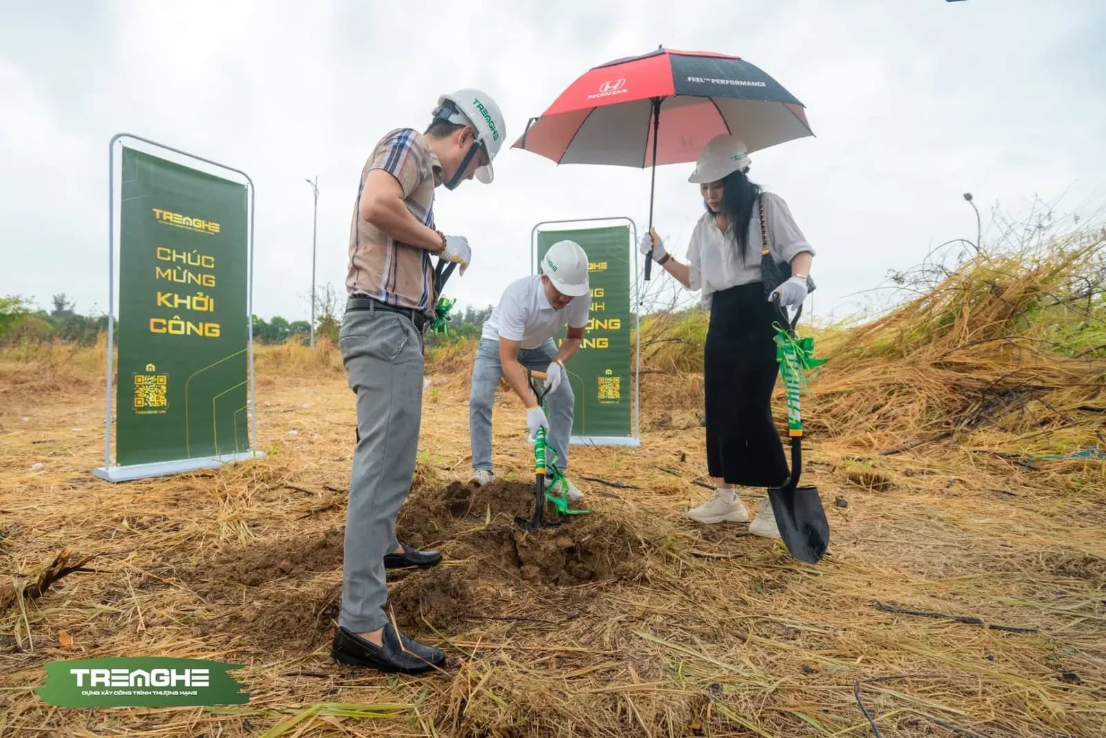 Nghi thức xúc cát động thổ chính thức phát lệnh triển khai các hạng mục đào móng đầu tiên của dự án H'House.