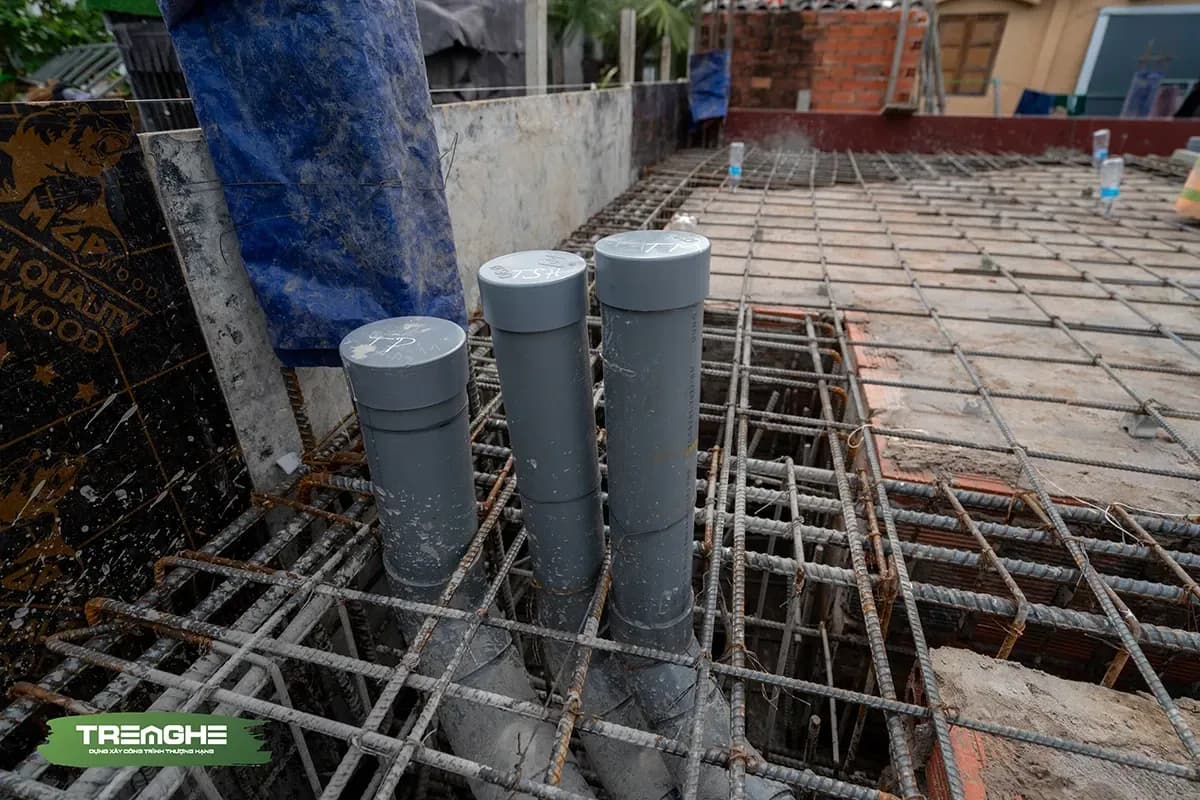 Nghiệm thu các ống chờ dựa trên bản vẽ thiết kế để xác định đúng vị trí và kích thước ống