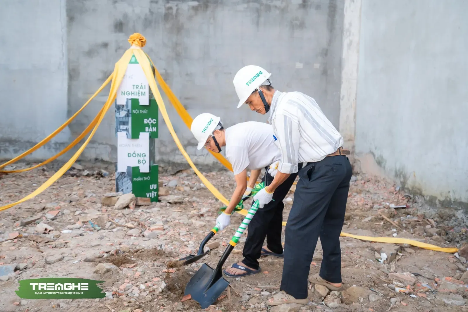Những nhát xẻng động thổ đầu tiên mang ý nghĩa phong thủy cát tường cho ngôi nhà mới H'House.