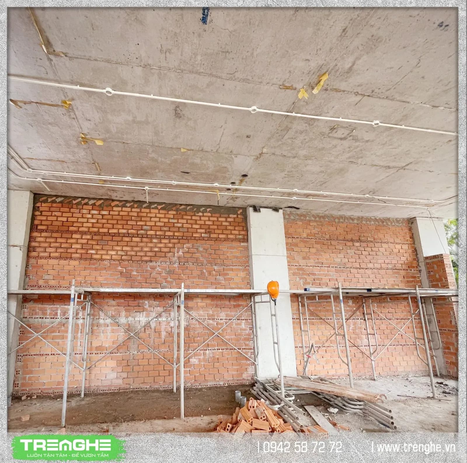 Sàn rỗng vượt nhịp không dầm bằng phẳng nên dễ dàng lắp đặt hệ thống điện nước