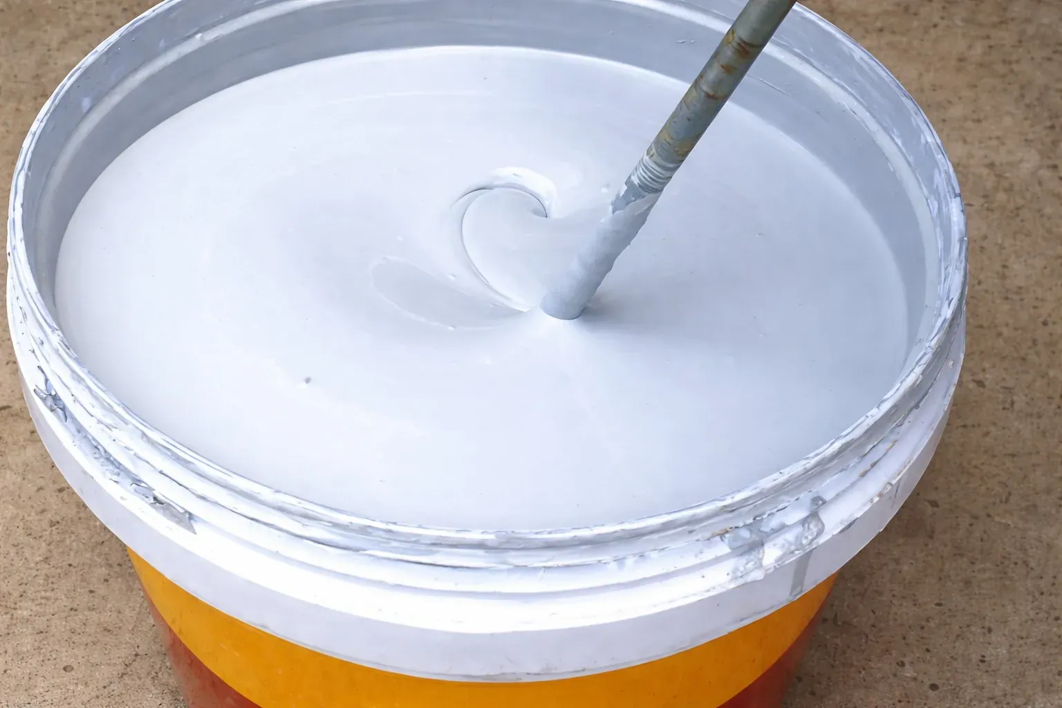 Sơn chống thấm sân thượng gốc Acrylic