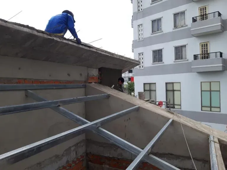 Thi công mái lệch phần thô