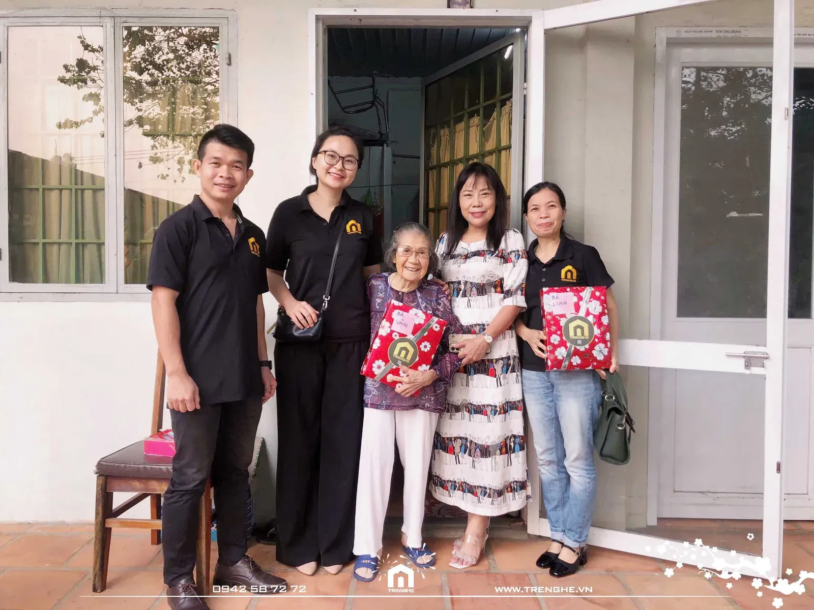 Lưu lại những hình ảnh đáng nhớ của chuyến thiện nguyện