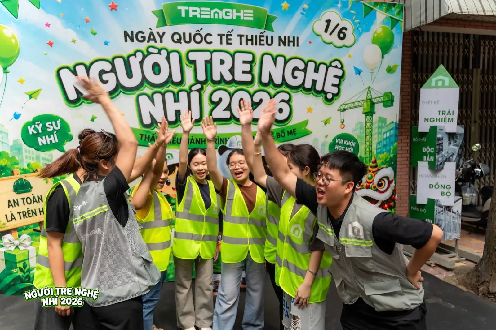 Tinh thần đồng đội và sự quyết tâm, đồng lòng của Ban Tổ Chức trước giờ G để mang lại một ngày hội trọn vẹn cho các bé.