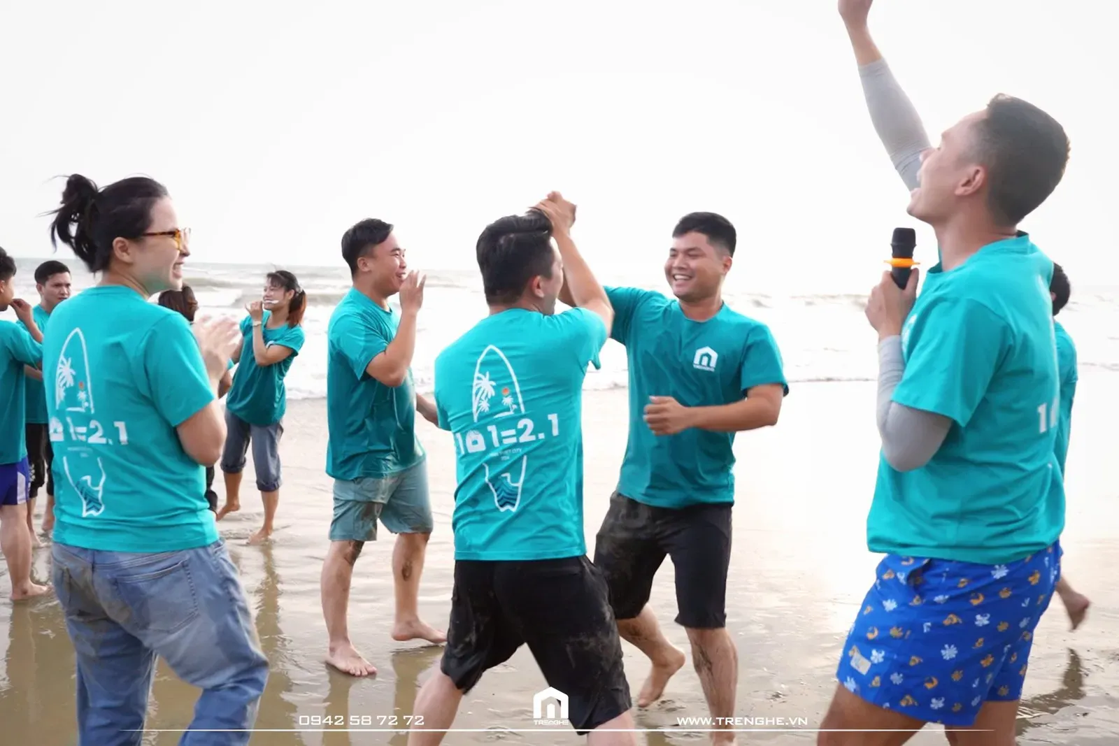 Những khoảnh khắc đáng nhớ và những nụ cười khi đồng đội ăn ý
