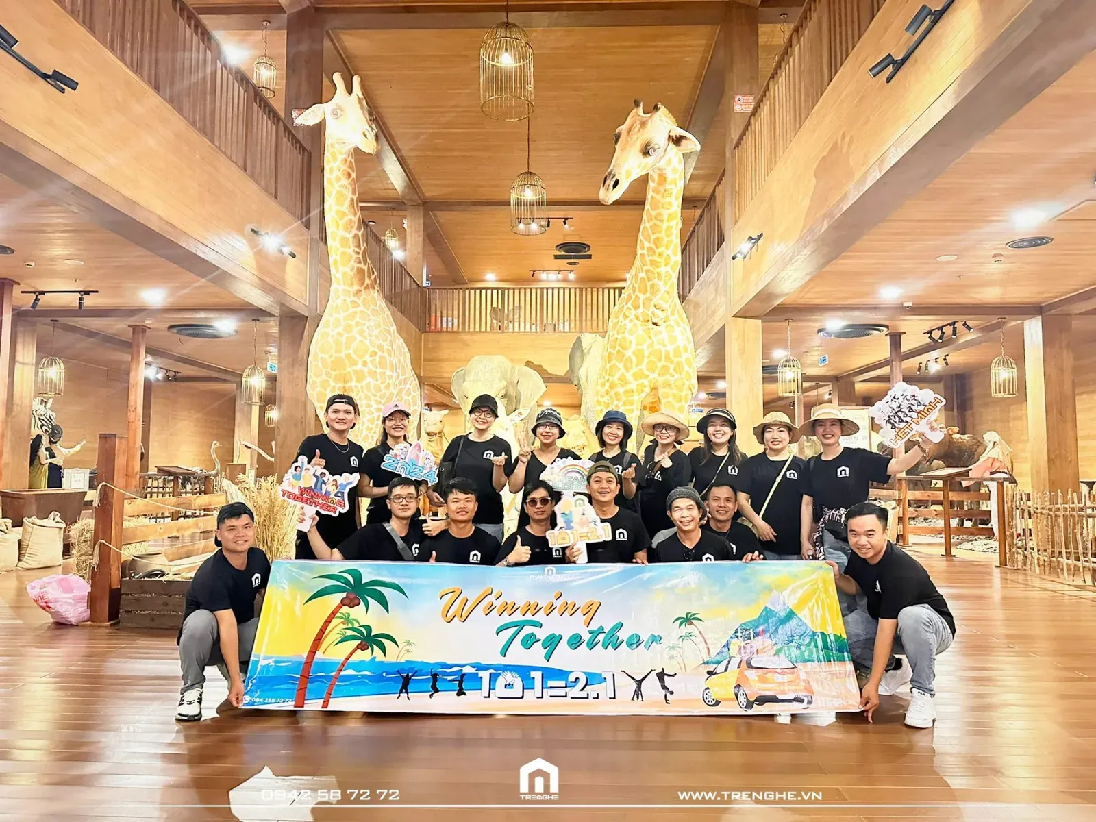 Đến với thành phố biển Phan Thiết Tre Nghệ Family không quên checkin không gian bên trong đồi kỳ quan Wonder Hill