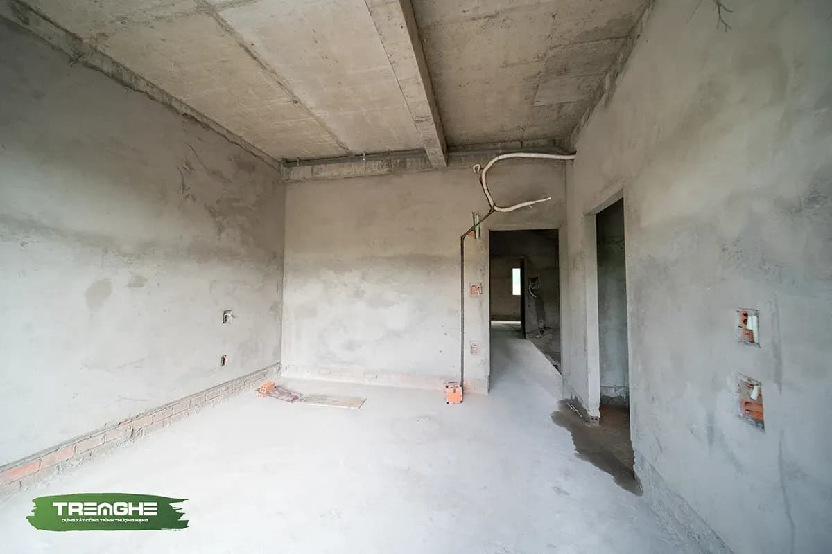 Tường sau khi trát cần có bề mặt bằng phẳng và vuông vức