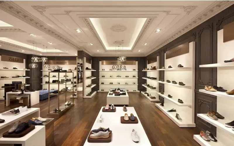 Ứng dụng phào chỉ cho không gian showroom giày dép